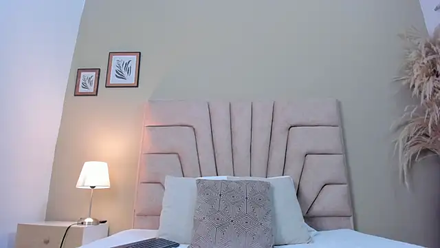 Eva-Millss webcam