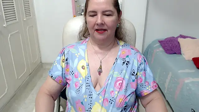 leonela_69 live webcam