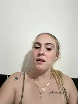BaddieRiRi224 webcam