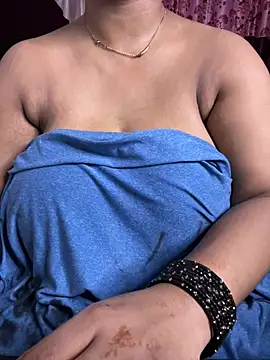DarlingRuby live cam on StripChat