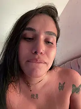 Bella__Wood live sex cam