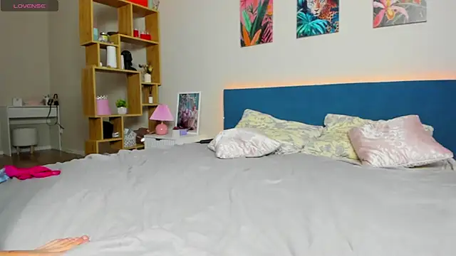 BritneyLix webcam