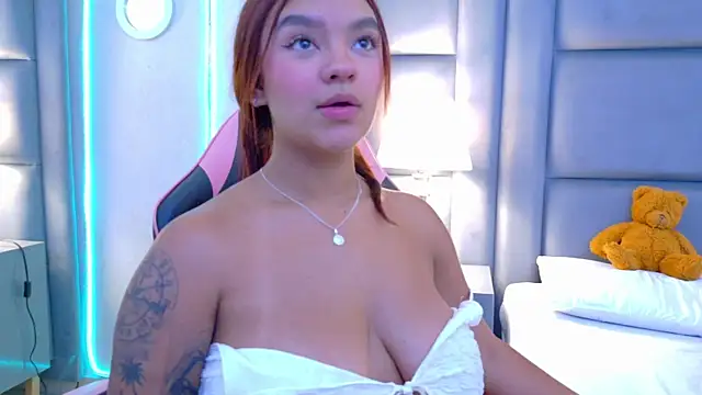 GabyMoreau webcam