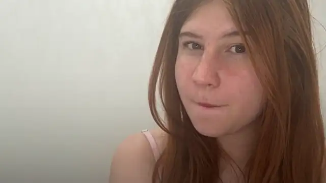 EmmaLovelyBB live cam on StripChat