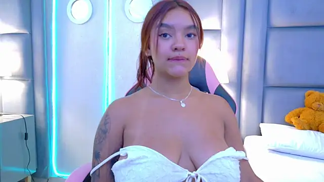 GabyMoreau webcam