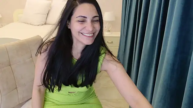 LovelyBeatrice webcam
