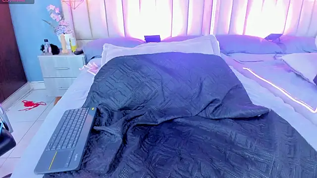 Charlothe_01 webcam