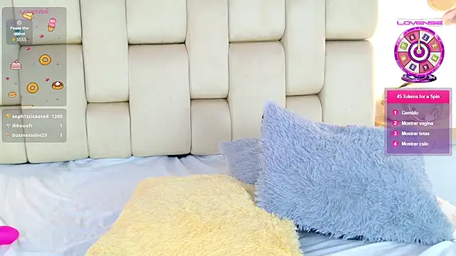 kaia_boobs webcam
