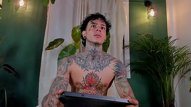 Aron_ford live cam on StripChat