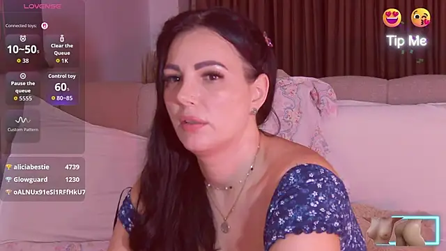 ReiyaRey live webcam show