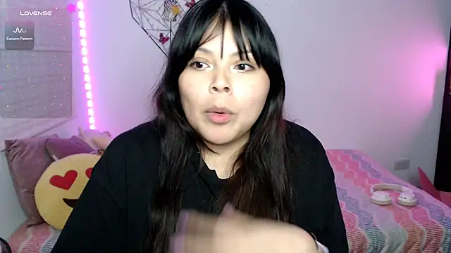 EllieMoonX webcam