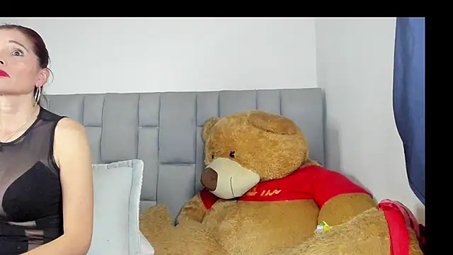 AnaMariaRose live cam on StripChat