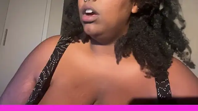 juicy_janet webcam