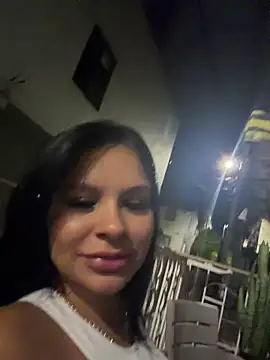 Elara_Luxe live cam on StripChat