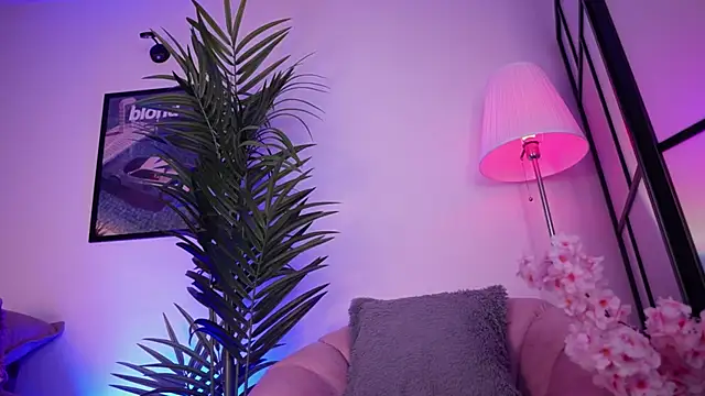 Megga_Bluee webcam