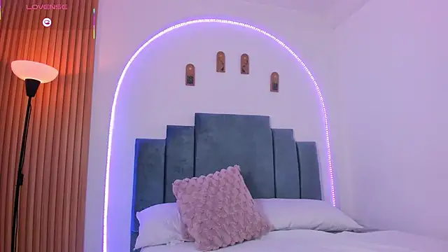 naomi__lux webcam