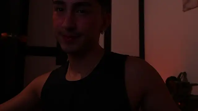 sweettaaron01 webcam