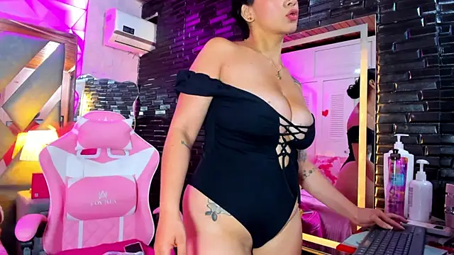 Scarlet_Reyes webcam