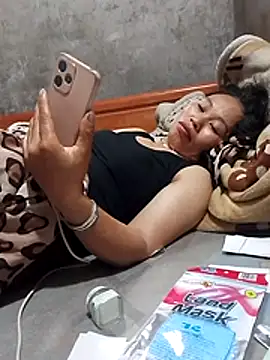 Maikha08 webcam