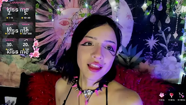 LaxiViolet live cam on StripChat