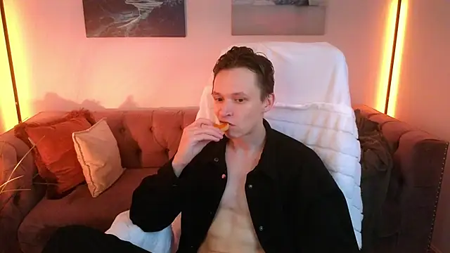 Meverik_Oushen webcam