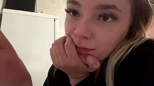 KimberliBaskerville webcam