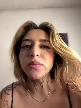 Velvet1_ live cam on StripChat