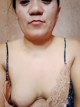 Sweetyan19 live cam on StripChat