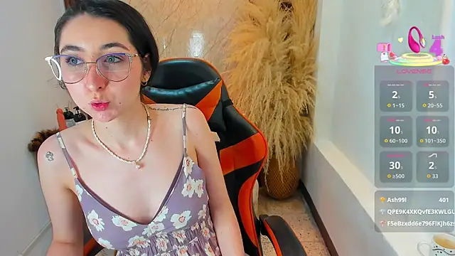 Ayla_min webcam