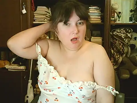 CarrieQPeach webcam