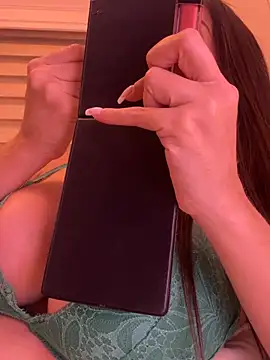 mau_white (F milf) - Show off your delicious big tits