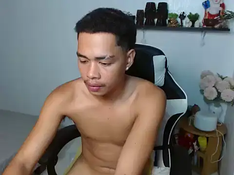 curlyasian_njxx webcam