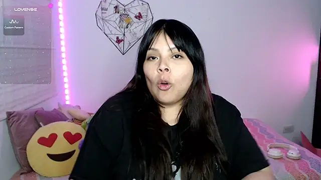 EllieMoonX webcam