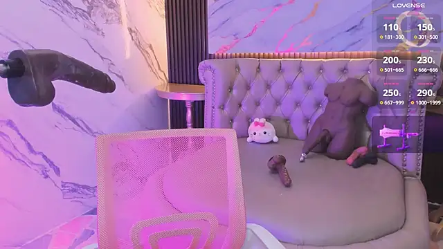 MAEVE_BOOBS webcam