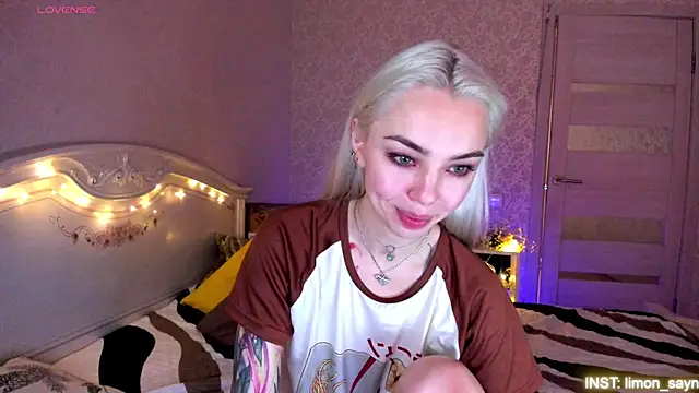 LillyMoure_ live webcam show