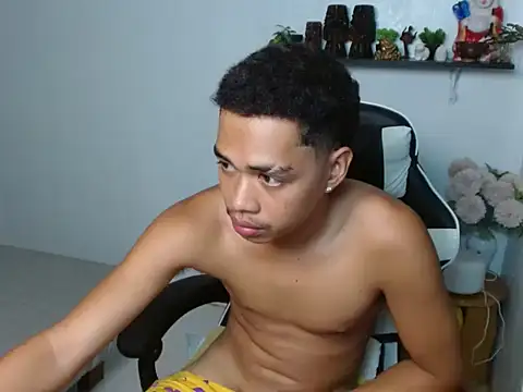 curlyasian_njxx webcam