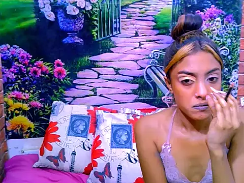 IndianPretty14u2Luv webcam
