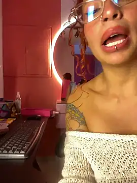 PrettyChloe_ webcam