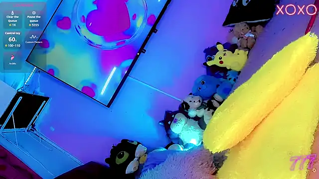 Thalia_girl21's room