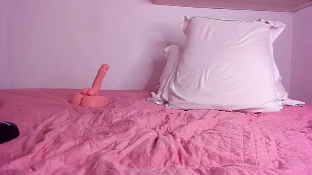 Aaron_Tate live cam on StripChat