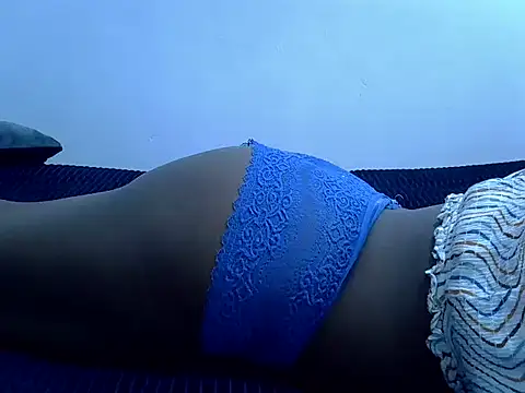 Lutyie live cam on StripChat