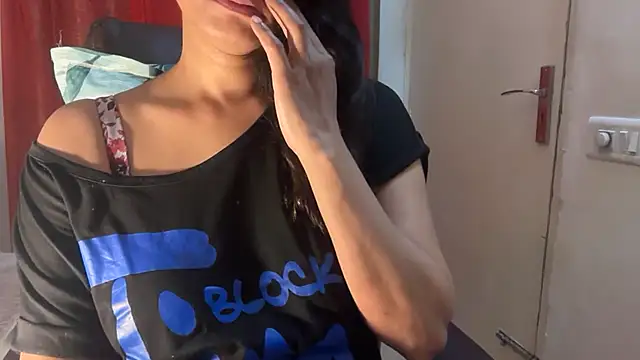 Cupid_of_Hearts live webcam show