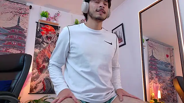 elian_savoy (M young) - put toy in ass😏😍