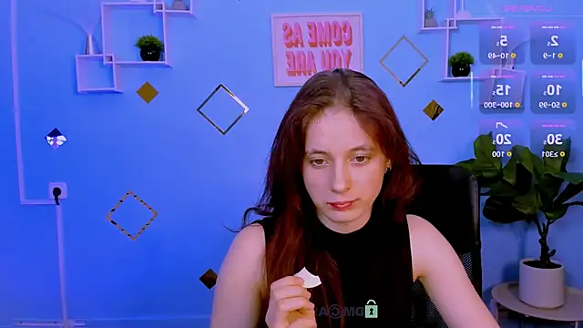 nami_glow live cam on StripChat