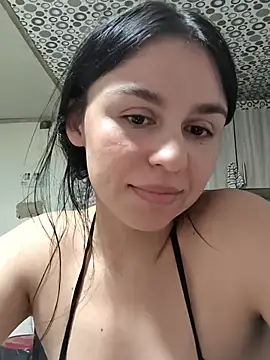 Daniela-rosee live cam on StripChat