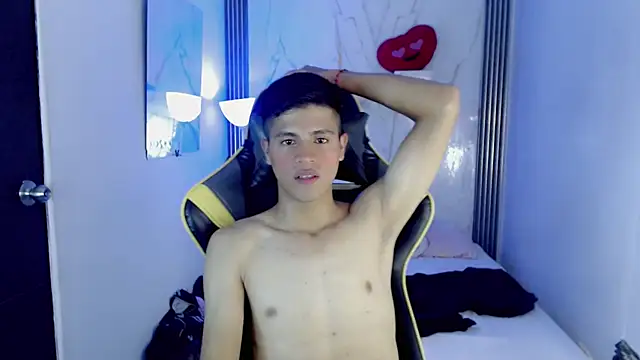 ascii_one (M twink) - squezze balls