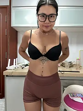 ruanruan05 live cam on StripChat