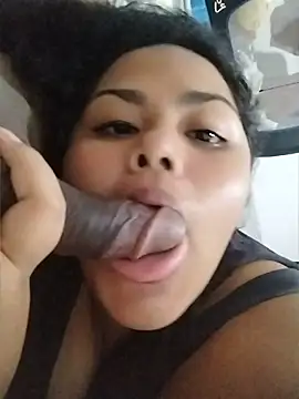 MiaBloom0 webcam