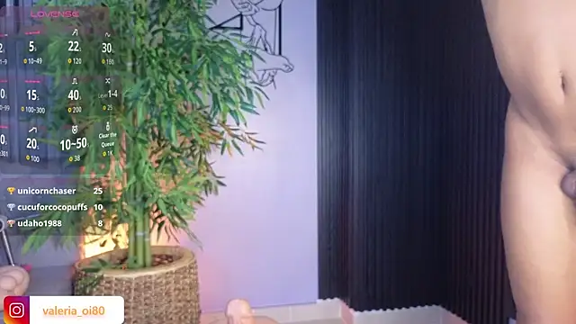 Hot_ladyy's room
