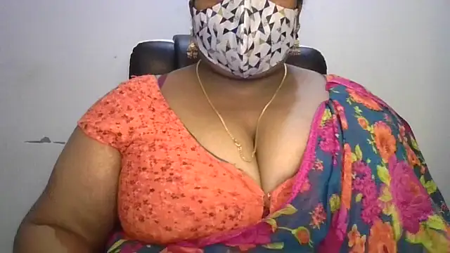 Divyahoty webcam